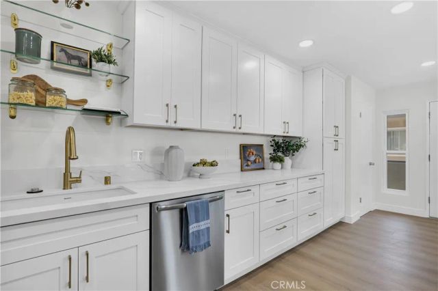 970 Palm Avenue 200, West Hollywood, CA 90069