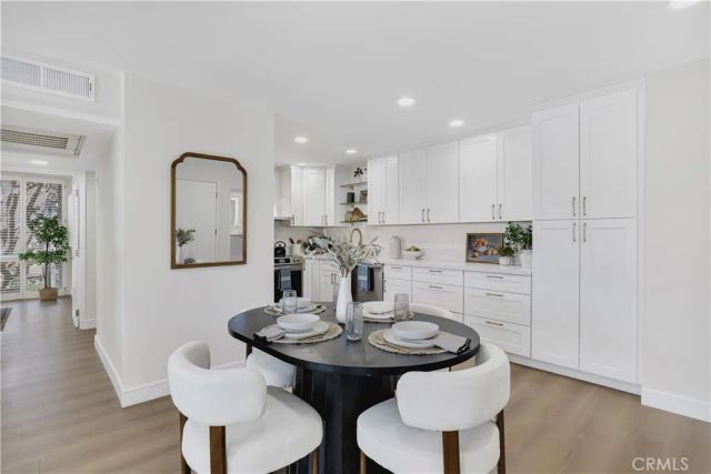 970 Palm Avenue 200, West Hollywood, CA 90069