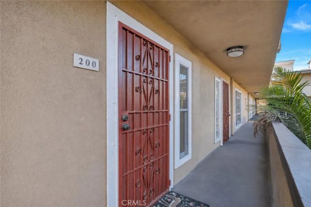 970 Palm Avenue 200, West Hollywood, CA 90069