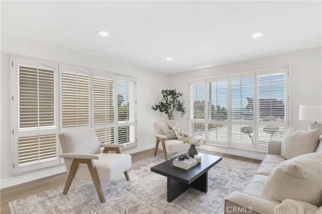 970 Palm Avenue 200, West Hollywood, CA 90069