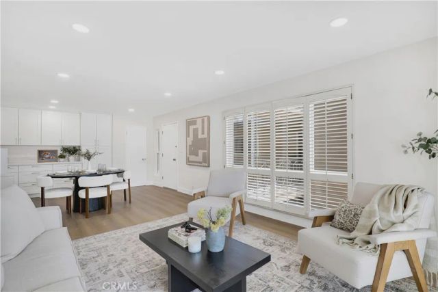970 Palm Avenue 200, West Hollywood, CA 90069