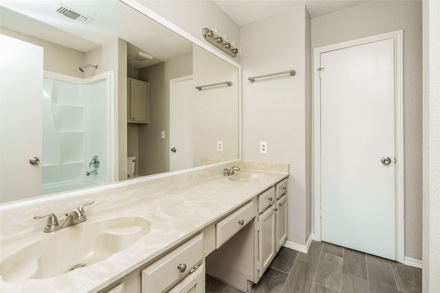 930 Boxwood Drive, Lewisville, TX 75067