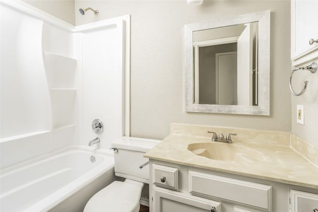 930 Boxwood Drive, Lewisville, TX 75067