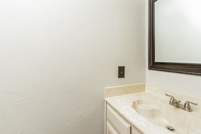 930 Boxwood Drive, Lewisville, TX 75067