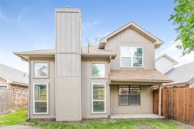 930 Boxwood Drive, Lewisville, TX 75067