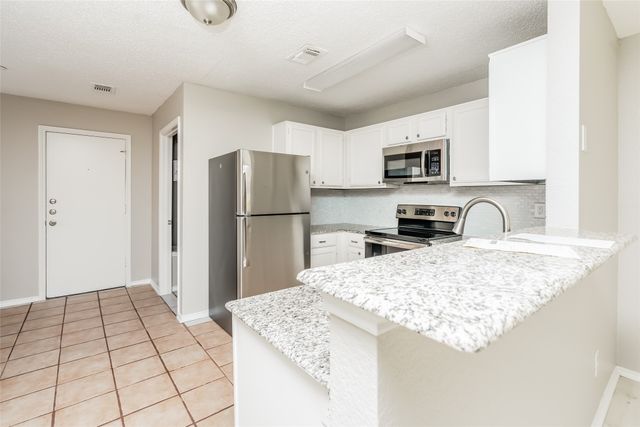 930 Boxwood Drive, Lewisville, TX 75067