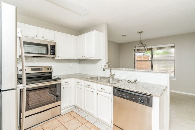 930 Boxwood Drive, Lewisville, TX 75067