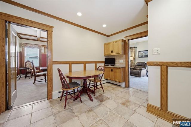 374 Diamond Bridge Avenue, Hawthorne, NJ 07506