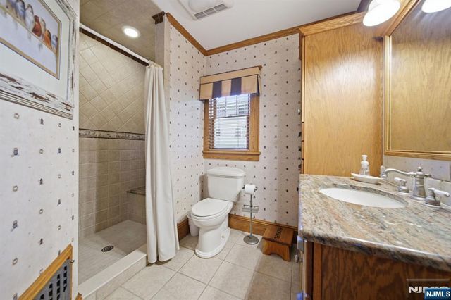 374 Diamond Bridge Avenue, Hawthorne, NJ 07506