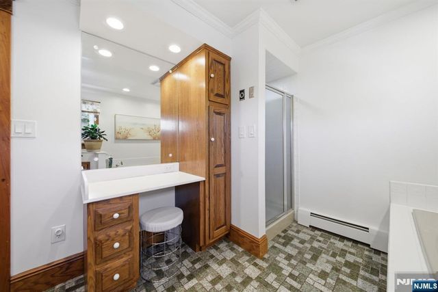 374 Diamond Bridge Avenue, Hawthorne, NJ 07506