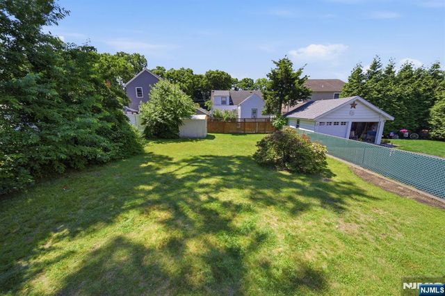 374 Diamond Bridge Avenue, Hawthorne, NJ 07506