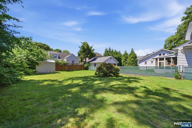 374 Diamond Bridge Avenue, Hawthorne, NJ 07506
