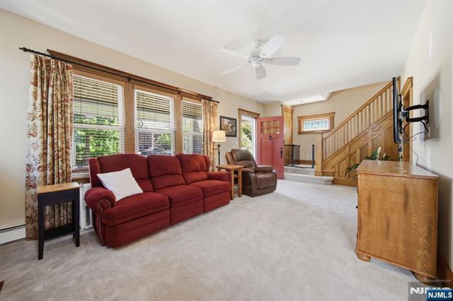 374 Diamond Bridge Avenue, Hawthorne, NJ 07506