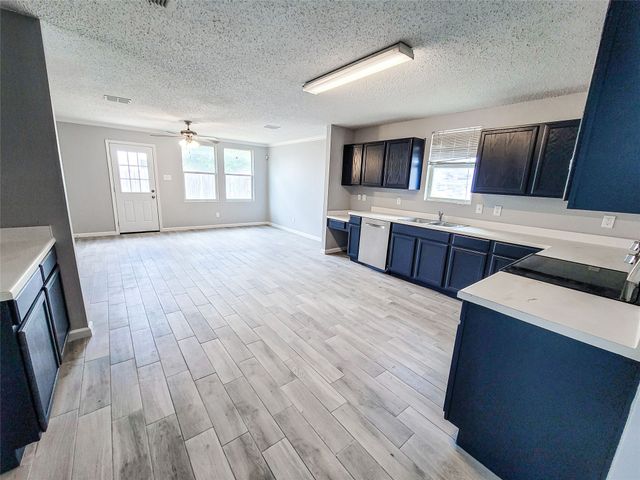 1725 Carolina Ridge Way, Fort Worth, TX 76247