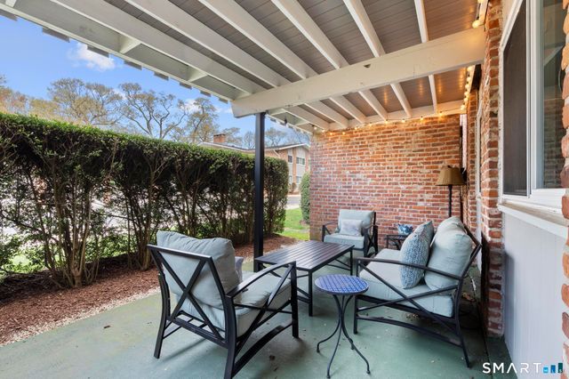 132 Southport Woods Drive 132, Fairfield, CT 06890