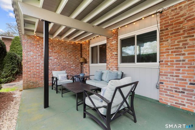 132 Southport Woods Drive 132, Fairfield, CT 06890