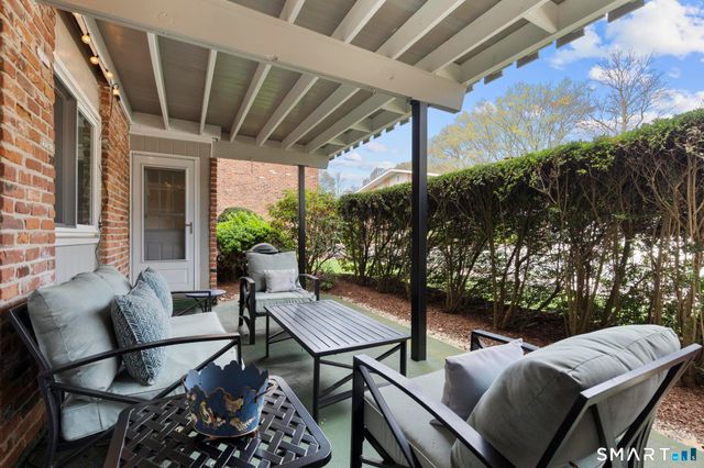 132 Southport Woods Drive 132, Fairfield, CT 06890