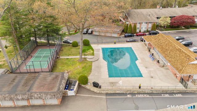 132 Southport Woods Drive 132, Fairfield, CT 06890