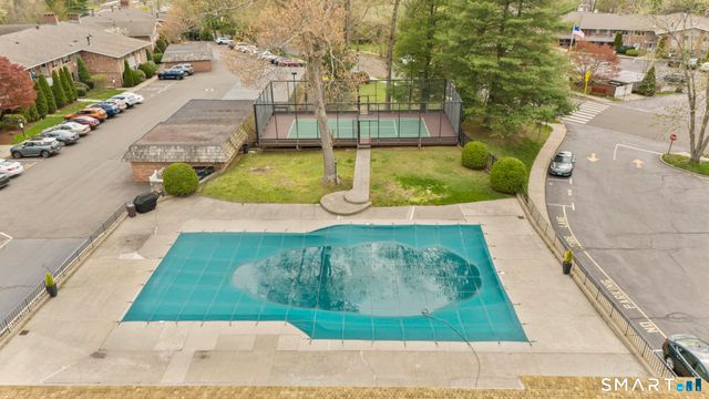 132 Southport Woods Drive 132, Fairfield, CT 06890