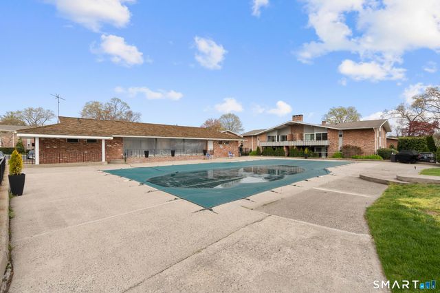 132 Southport Woods Drive 132, Fairfield, CT 06890