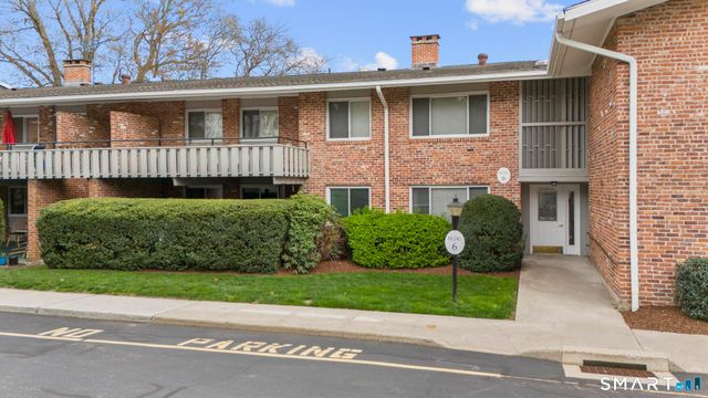 132 Southport Woods Drive 132, Fairfield, CT 06890