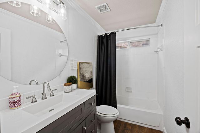 401 Wiltshire DR, Hutto, TX 78634
