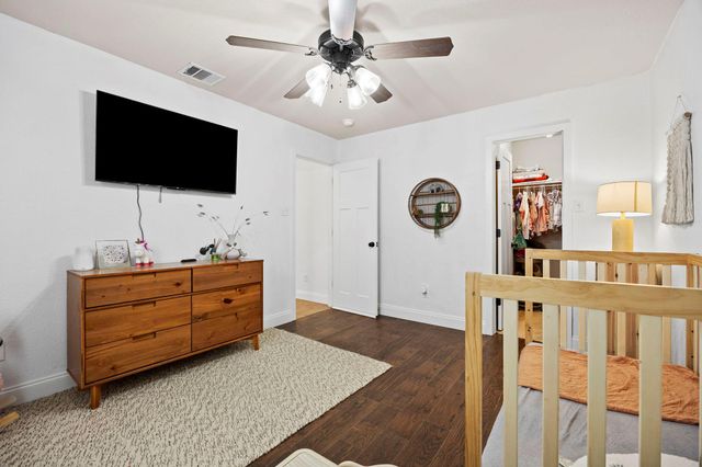 401 Wiltshire DR, Hutto, TX 78634