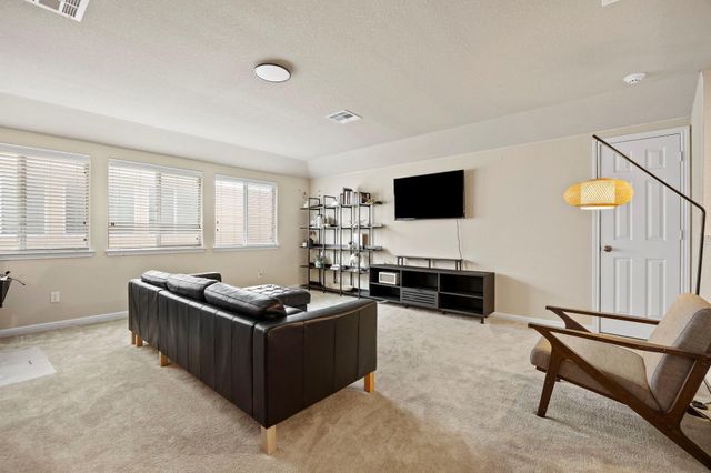 401 Wiltshire DR, Hutto, TX 78634
