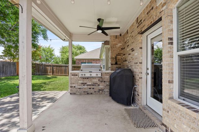 401 Wiltshire DR, Hutto, TX 78634