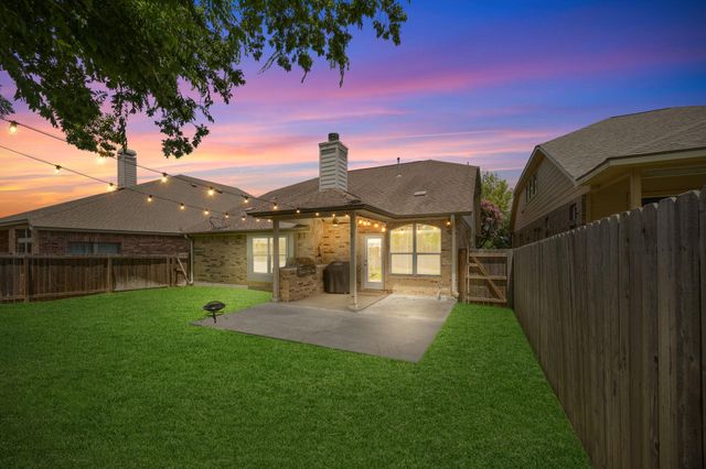 401 Wiltshire DR, Hutto, TX 78634