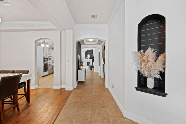 401 Wiltshire DR, Hutto, TX 78634