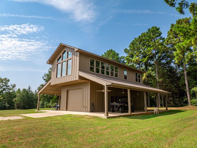 1323 An County Road 153, Palestine, TX 75801