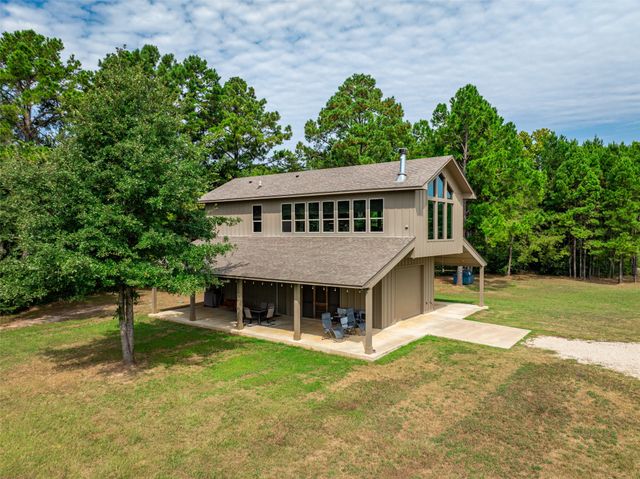 1323 An County Road 153, Palestine, TX 75801