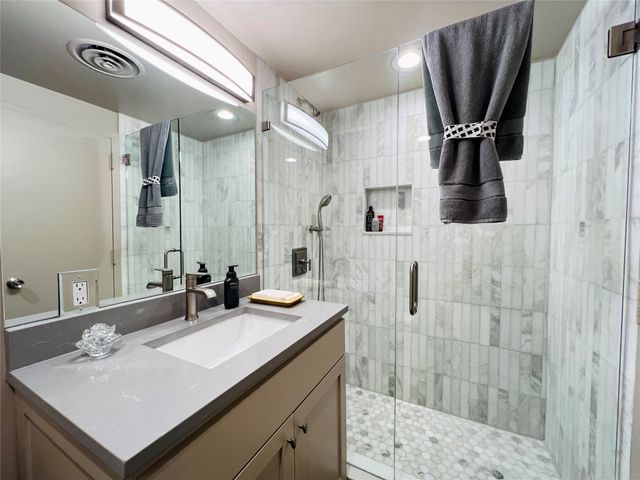 6211 W Northwest Highway G224, Dallas, TX 75225