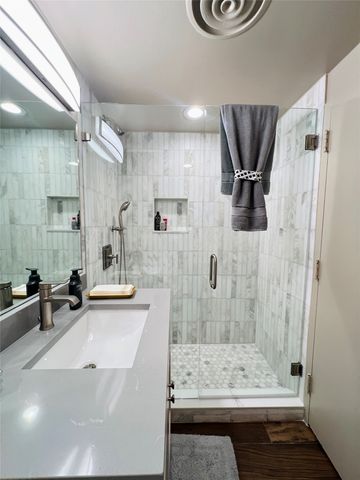 6211 W Northwest Highway G224, Dallas, TX 75225