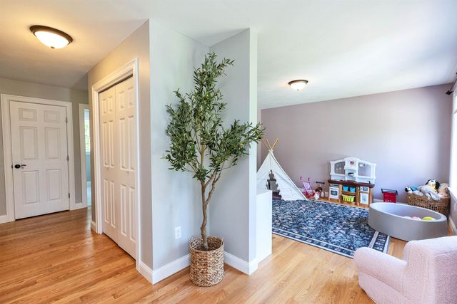15 Pigeon Hill Road, Brookline, NH 03033