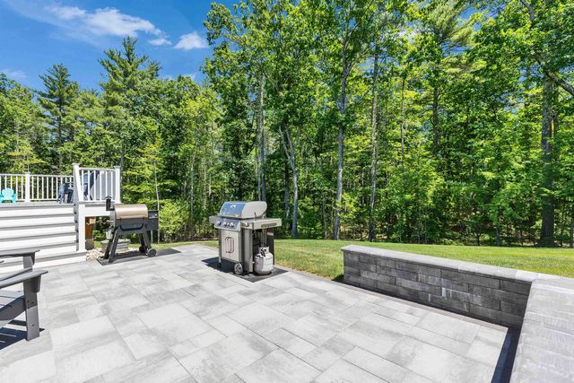 15 Pigeon Hill Road, Brookline, NH 03033