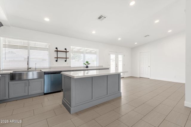 8837 W COOLIDGE Street, Phoenix, AZ 85037