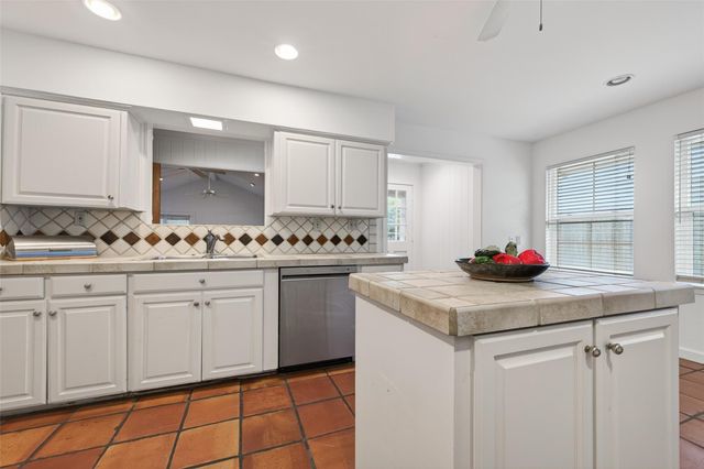 5643 Piping Rock Lane, Houston, TX 77056
