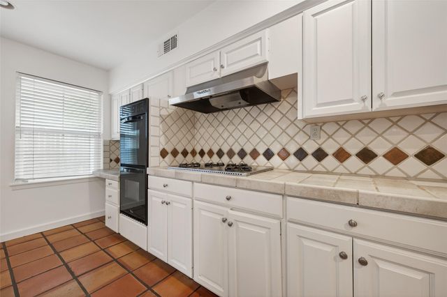 5643 Piping Rock Lane, Houston, TX 77056