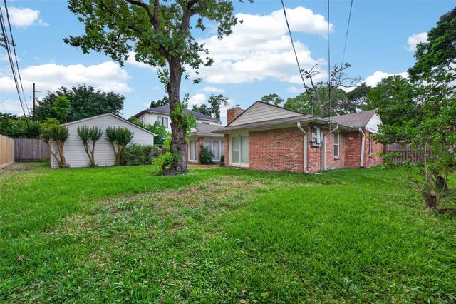 5643 Piping Rock Lane, Houston, TX 77056