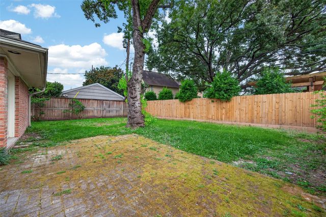 5643 Piping Rock Lane, Houston, TX 77056