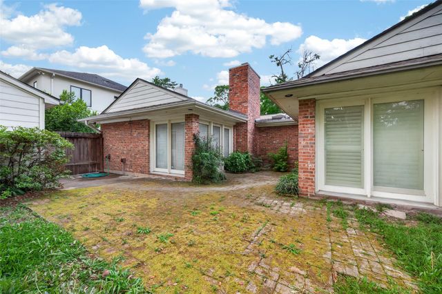 5643 Piping Rock Lane, Houston, TX 77056