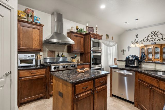 340 Canadian Lane, Burleson, TX 76028