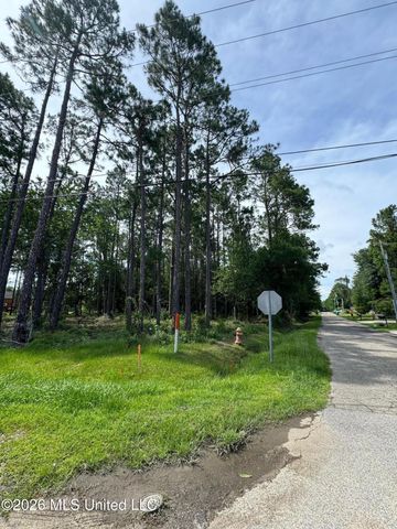 Avenue B, Waveland, MS 39576