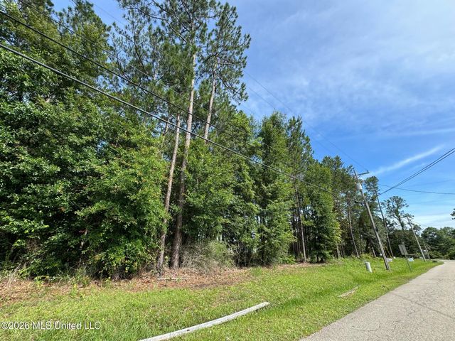 Avenue B, Waveland, MS 39576