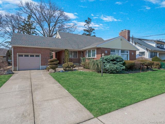 120-44 194th Street, Saint Albans, NY 11412