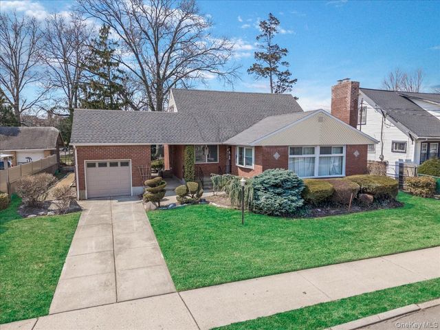 120-44 194th Street, Saint Albans, NY 11412