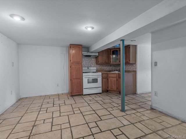 120-44 194th Street, Saint Albans, NY 11412