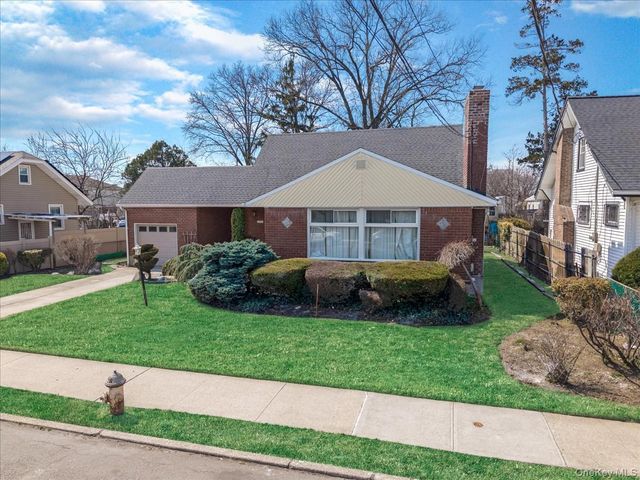 120-44 194th Street, Saint Albans, NY 11412